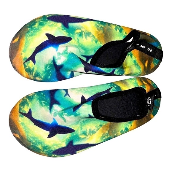 Water Shoes. Size 3 - Picture 1 of 2